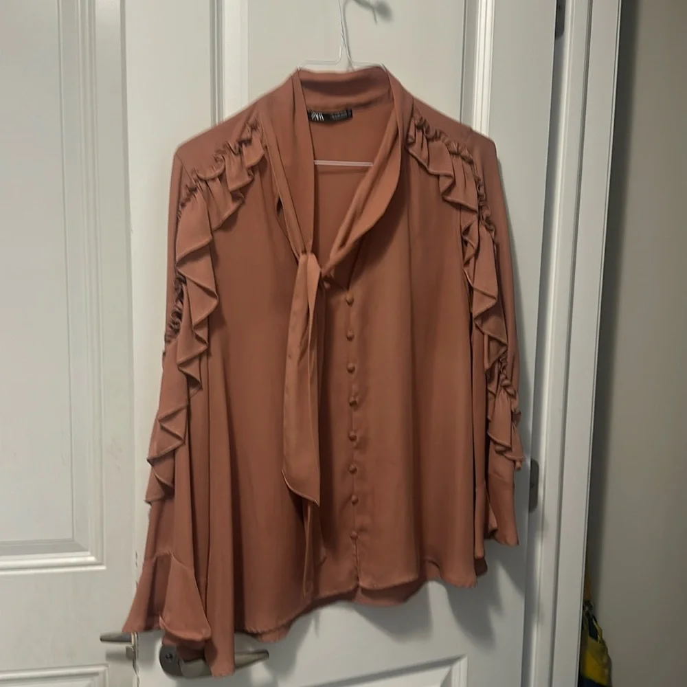 Zara blouse - Picture 1 of 5